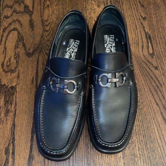 Salvatore Ferragamo Moccasin with Gancini ornament - Picture 2 of 9